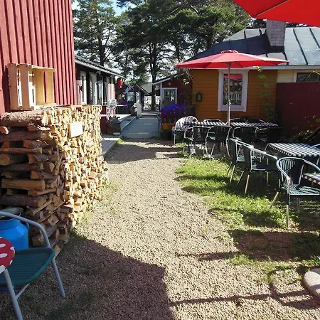 & Cafe Lanterna Nauvo
