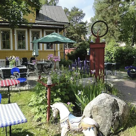 & Cafe Lanterna Nauvo