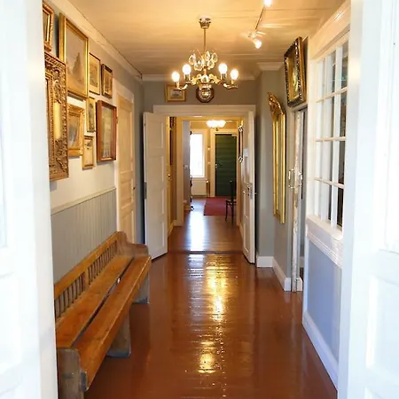 Hotel & Cafe Lanterna Nauvo