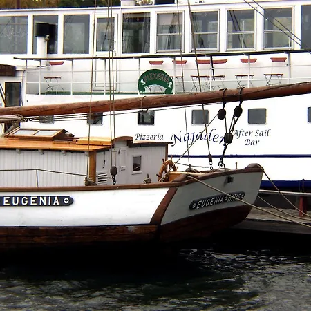 & Cafe Lanterna ナウヴォ