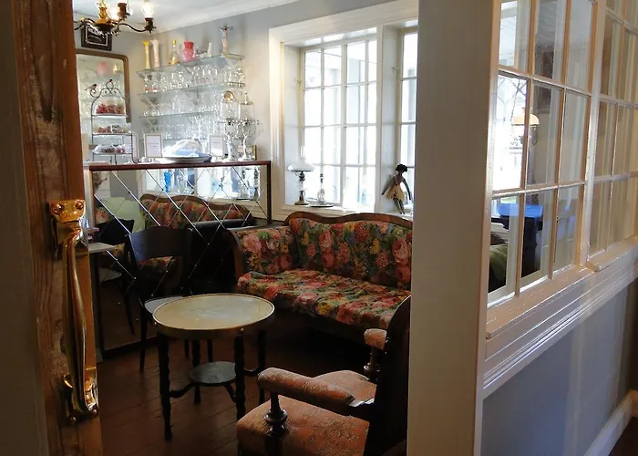 Hotel Hotel&cafe Lanterna Nauvo